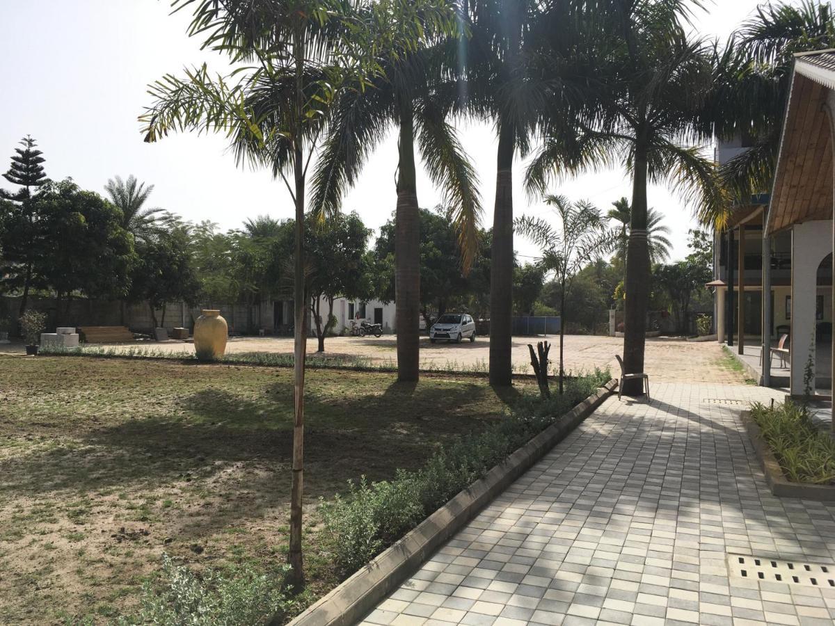 Vits Daman Devka Beach Exterior photo