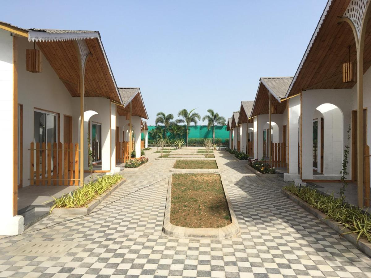 Vits Daman Devka Beach Exterior photo