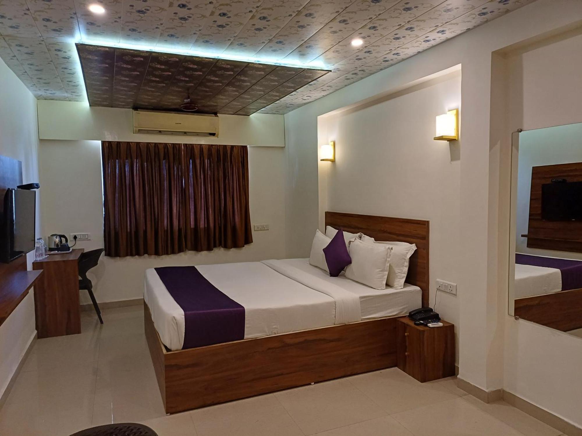 Vits Daman Devka Beach Exterior photo